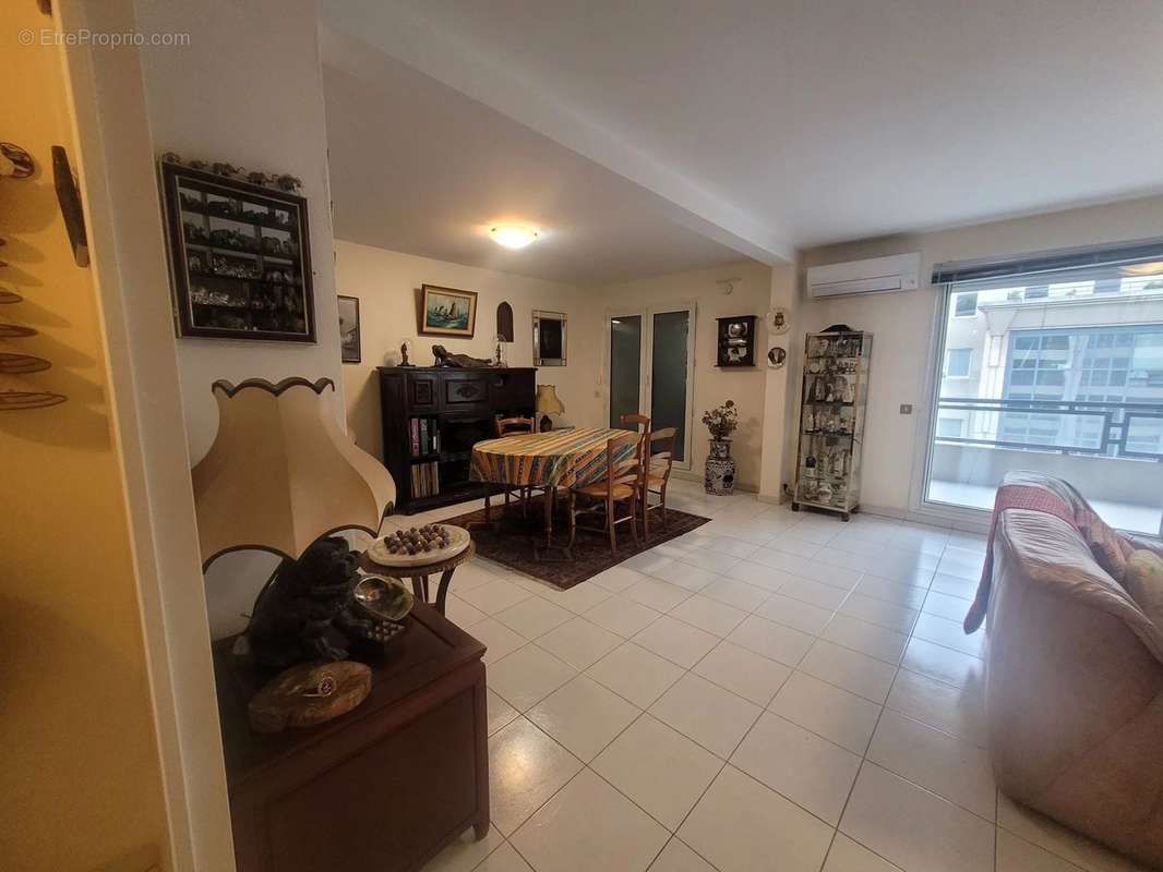 Appartement à MARSEILLE-8E