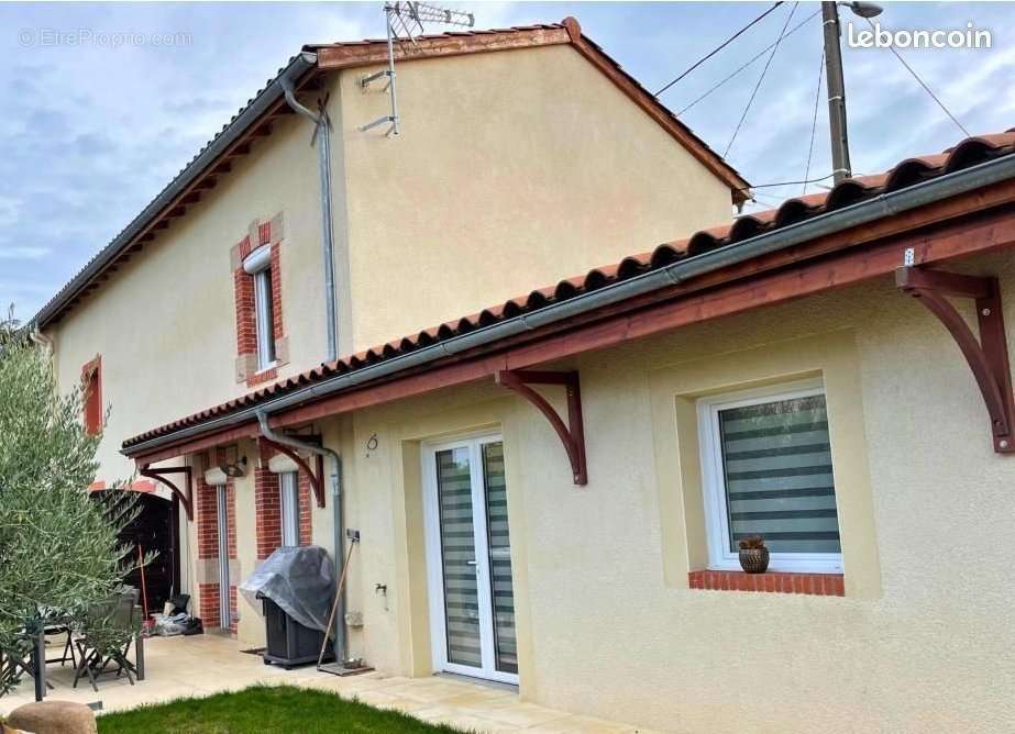 Maison à SAINT-JUST-SAINT-RAMBERT