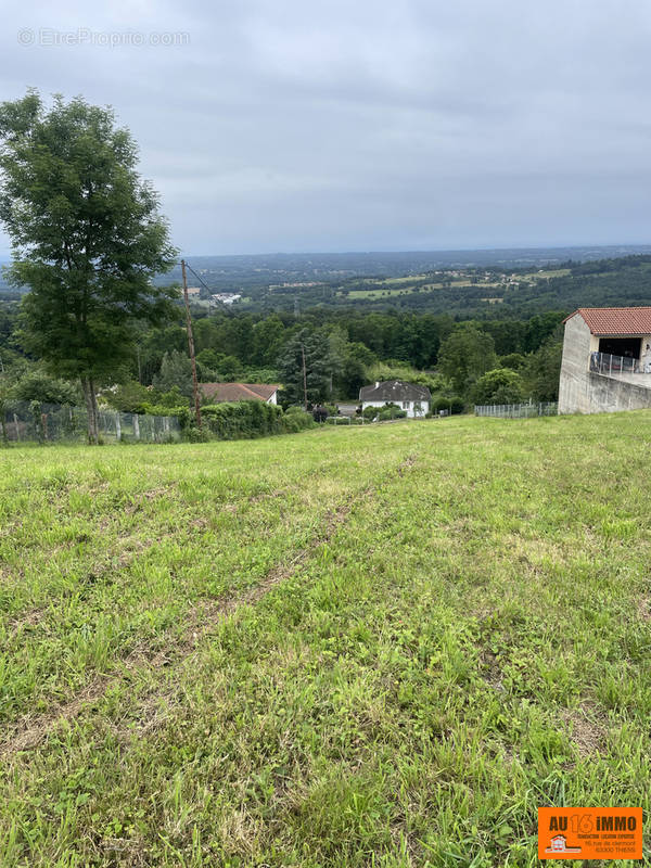 Terrain à THIERS