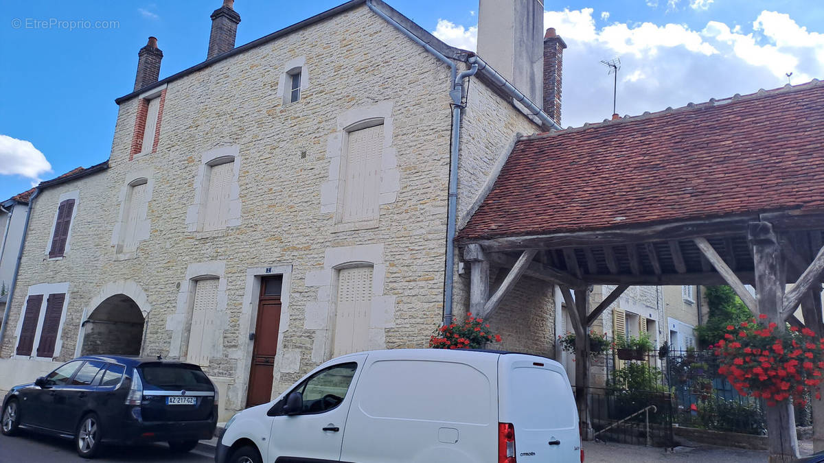 Maison à TANLAY