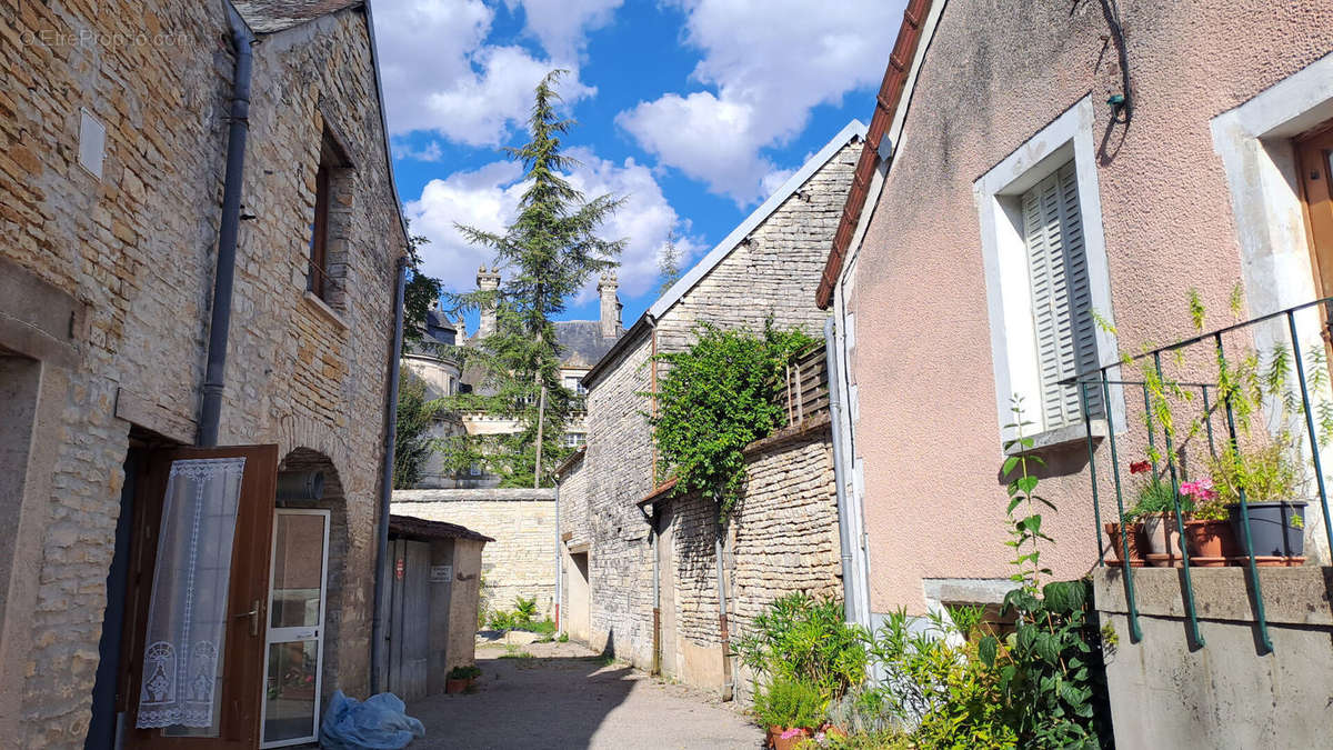 Maison à TANLAY