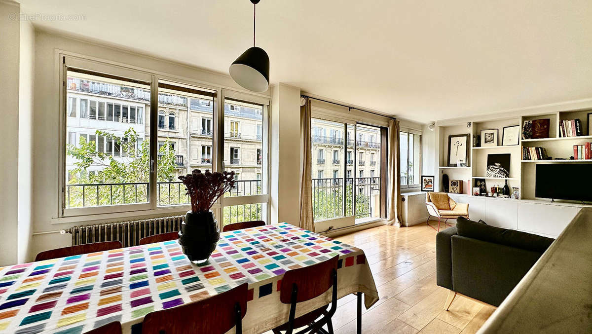 Appartement à PARIS-10E