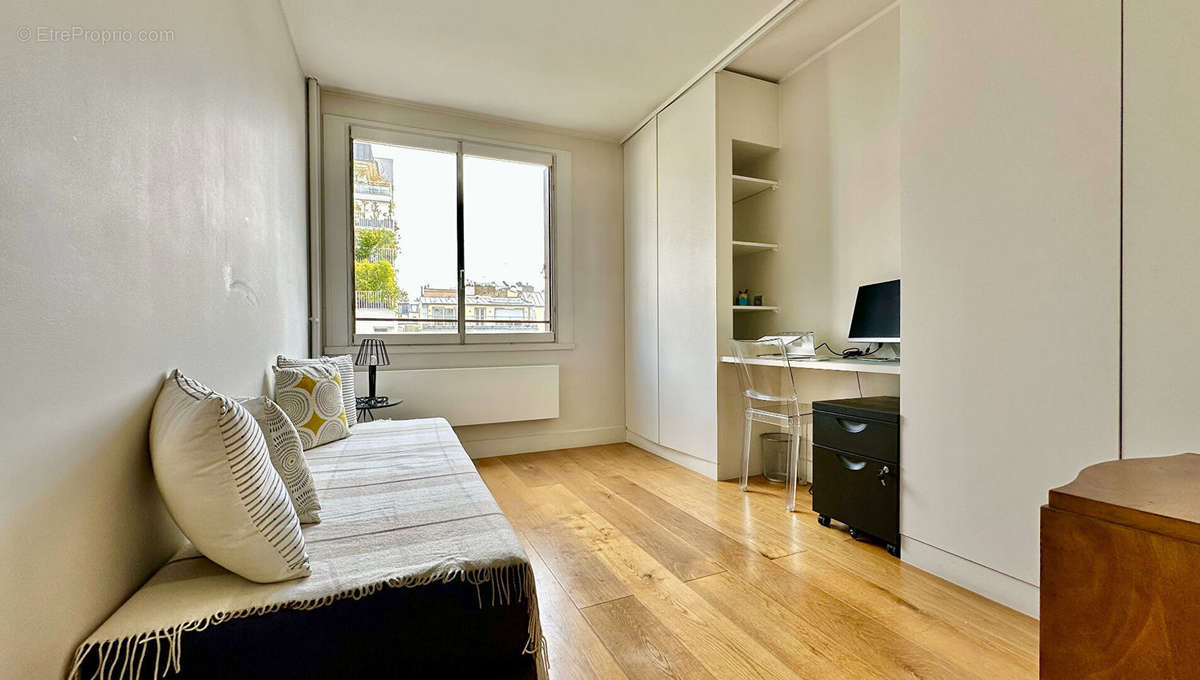 Appartement à PARIS-10E