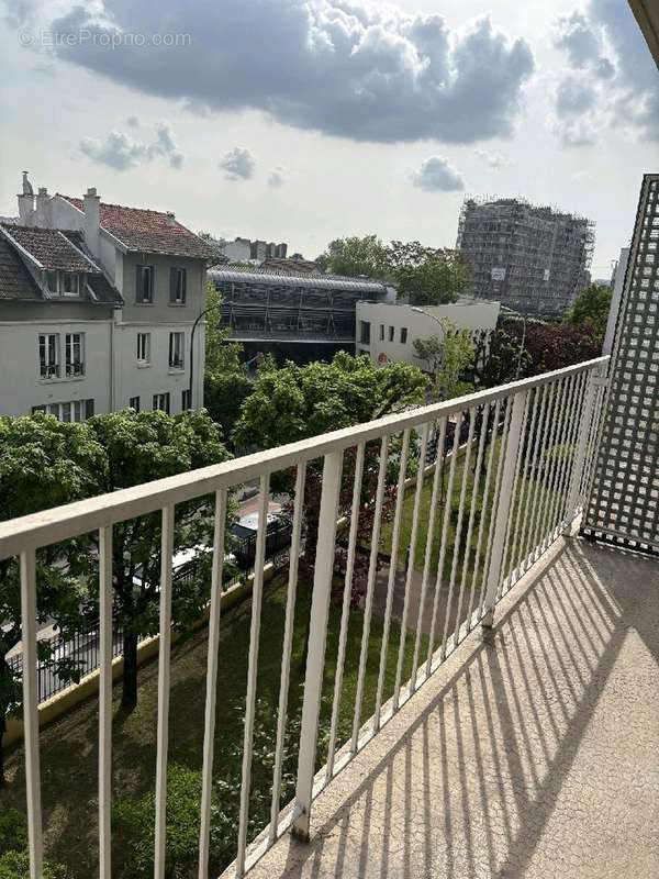 Appartement à COURBEVOIE