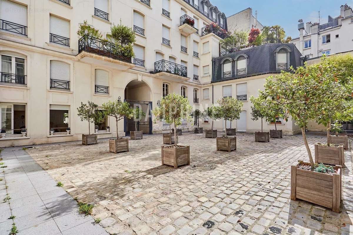 Appartement à PARIS-6E