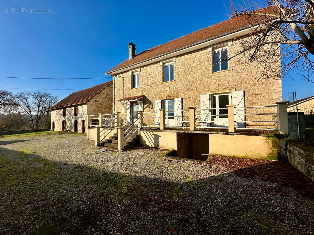 Maison à CONDAT