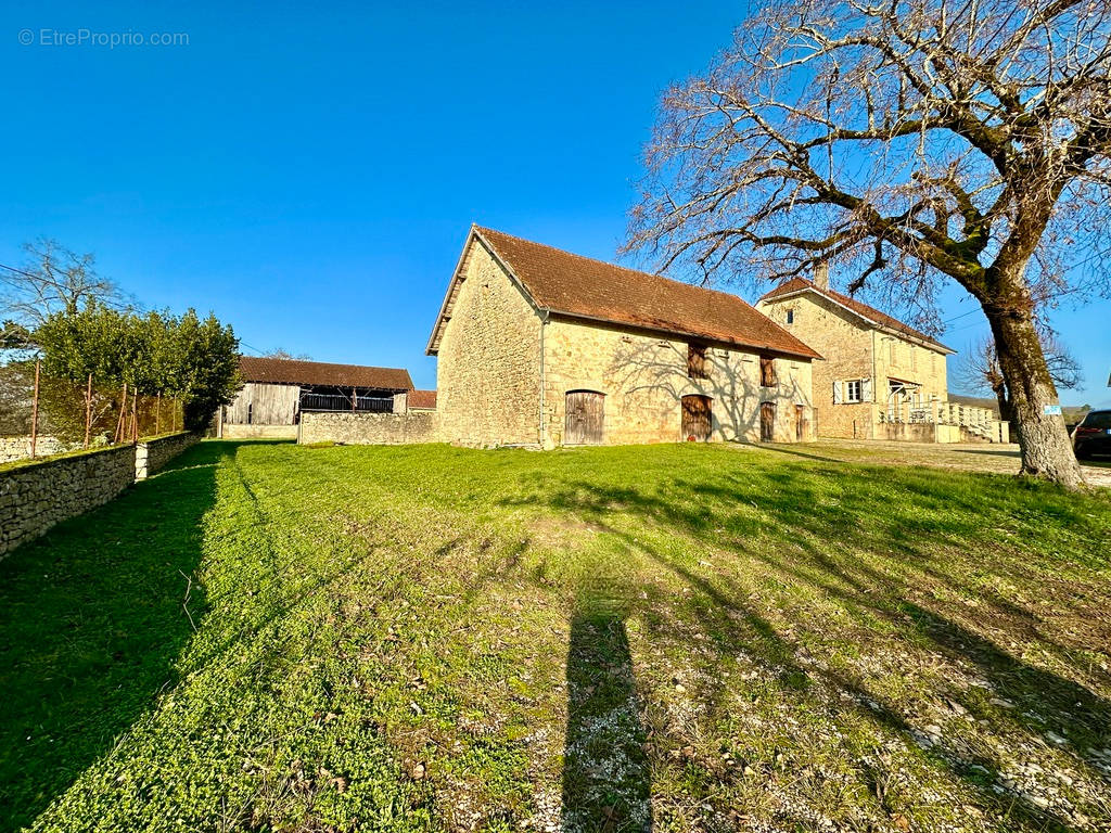 Maison à CONDAT