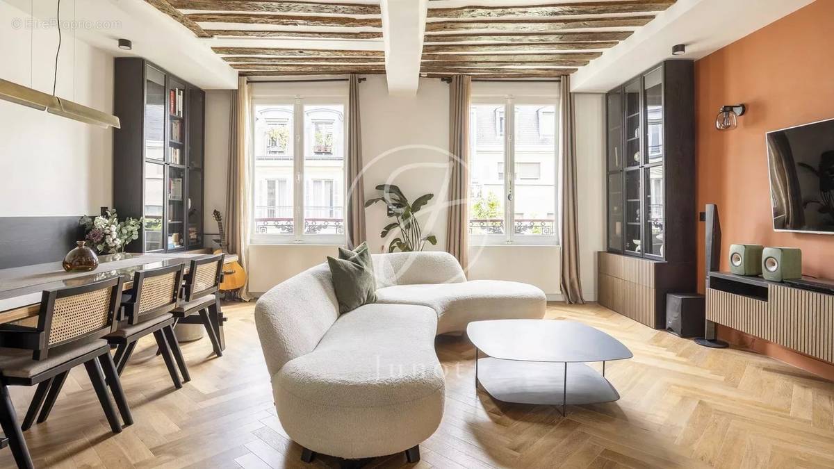 Appartement à PARIS-3E