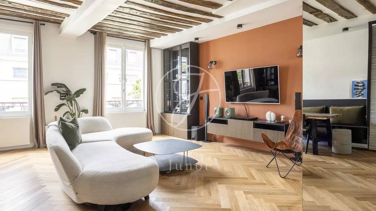 Appartement à PARIS-3E