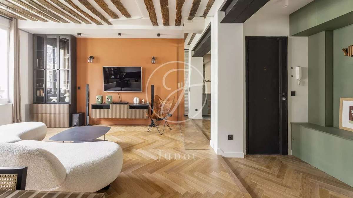 Appartement à PARIS-3E