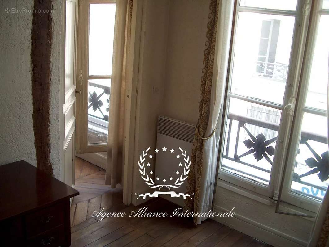 Appartement à PARIS-2E