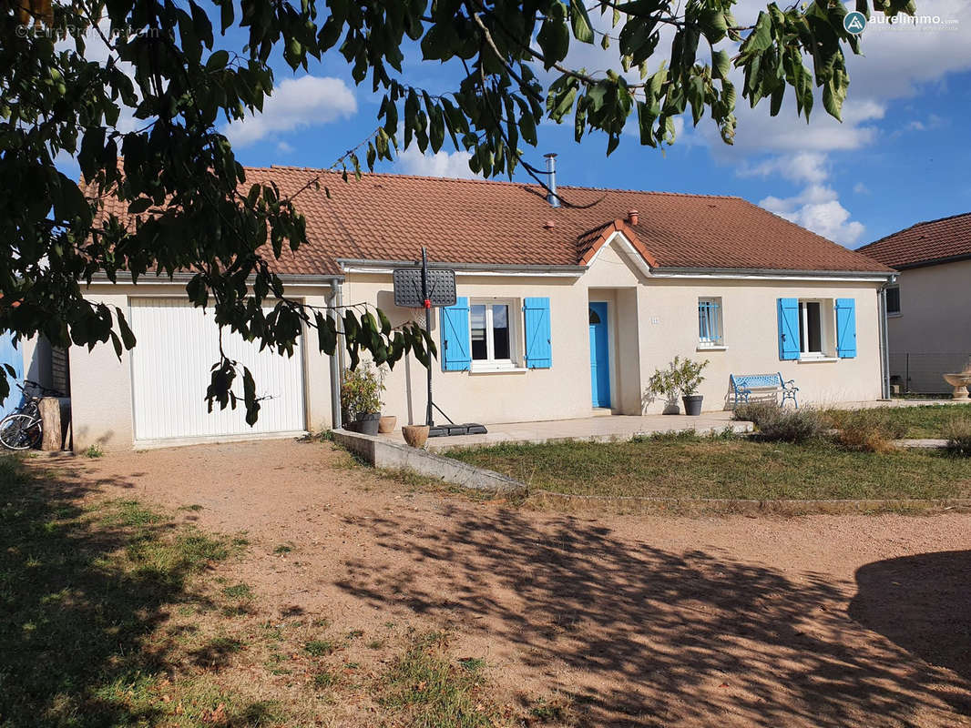 façade avant - Maison à MONTLUCON