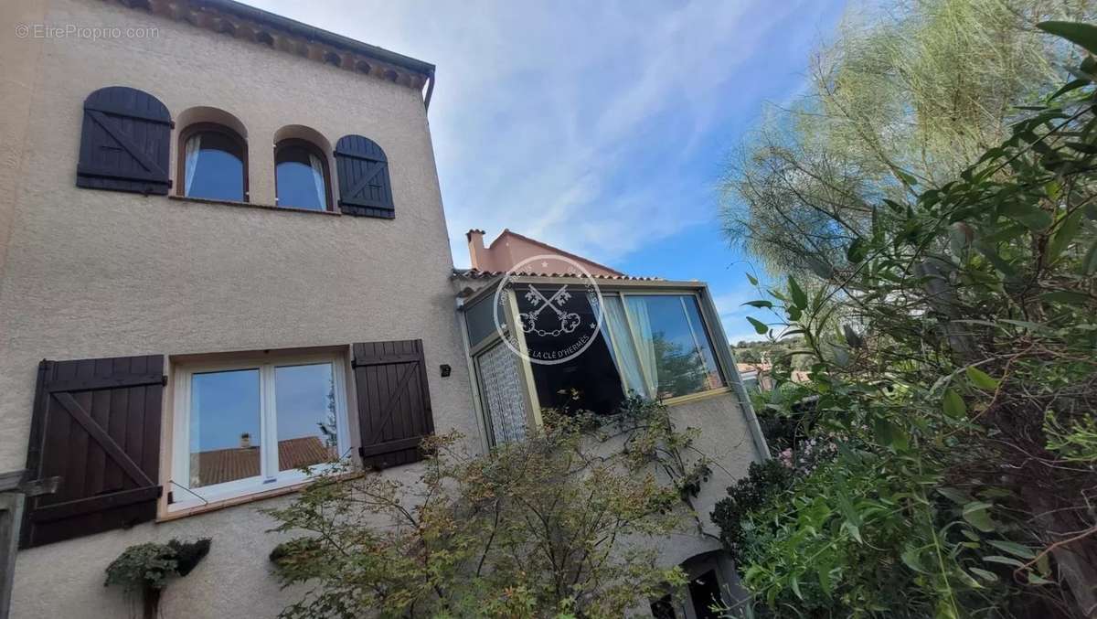 Maison à ROQUEBRUNE-SUR-ARGENS