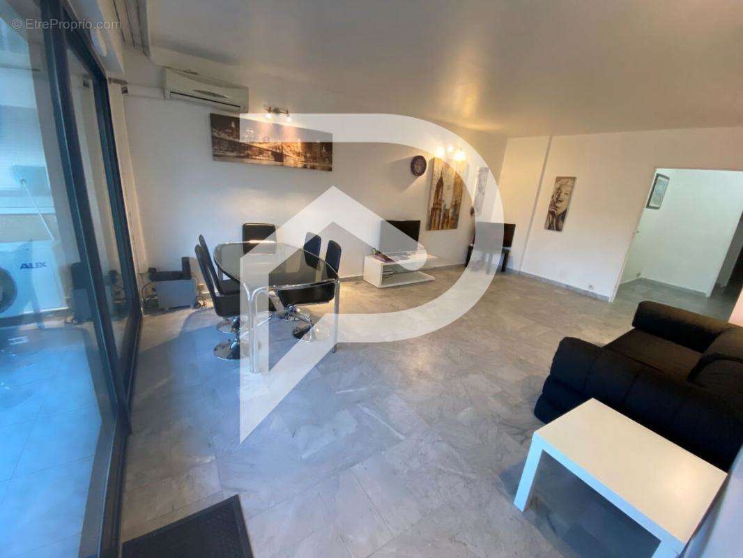 Appartement à CANNES