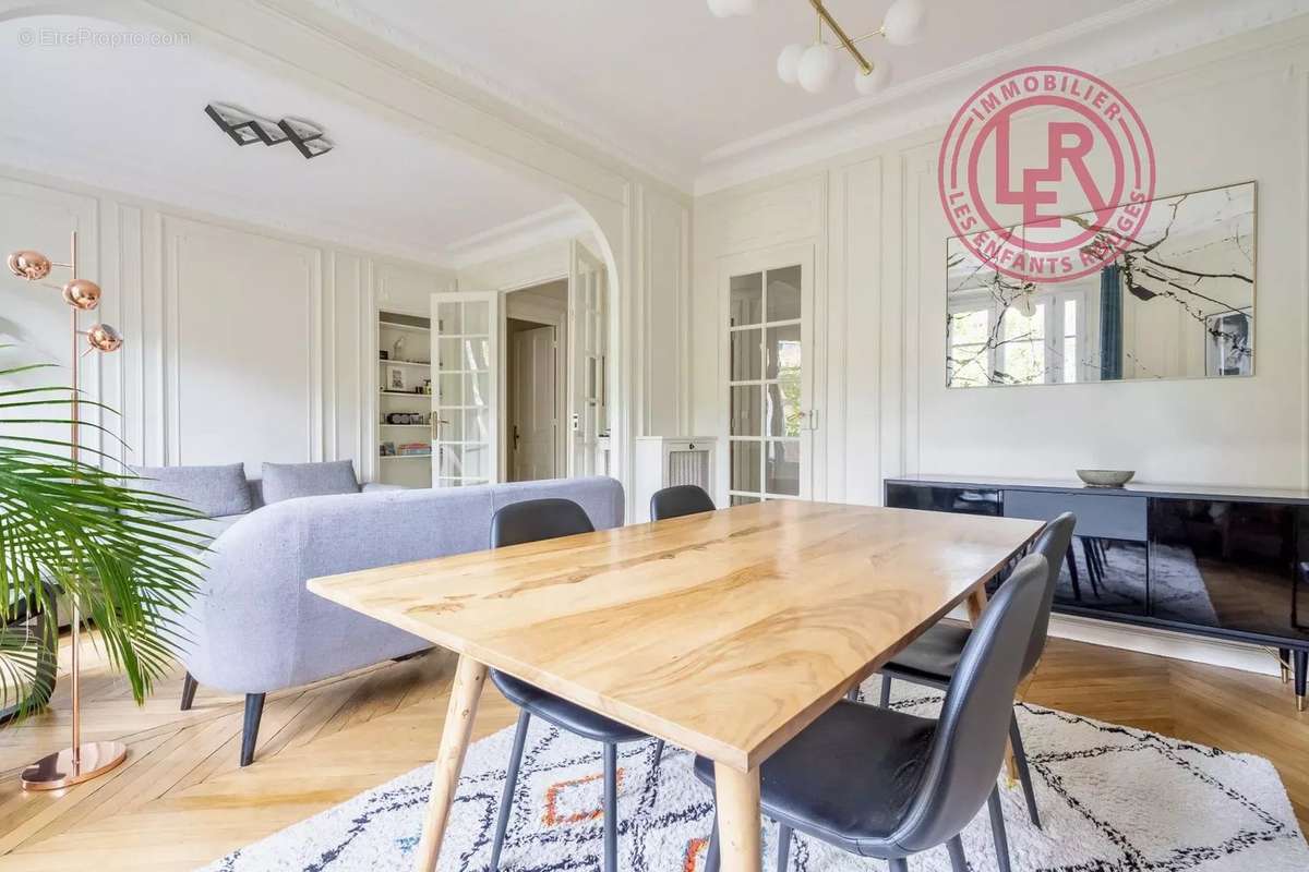 Appartement à PARIS-10E