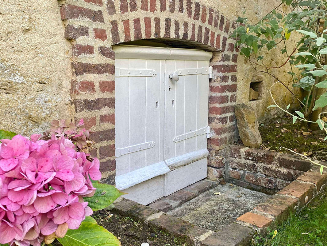 Maison à SEMUR-EN-VALLON