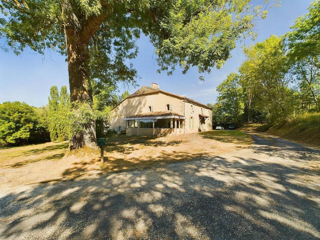 Maison à TOMBEBOEUF