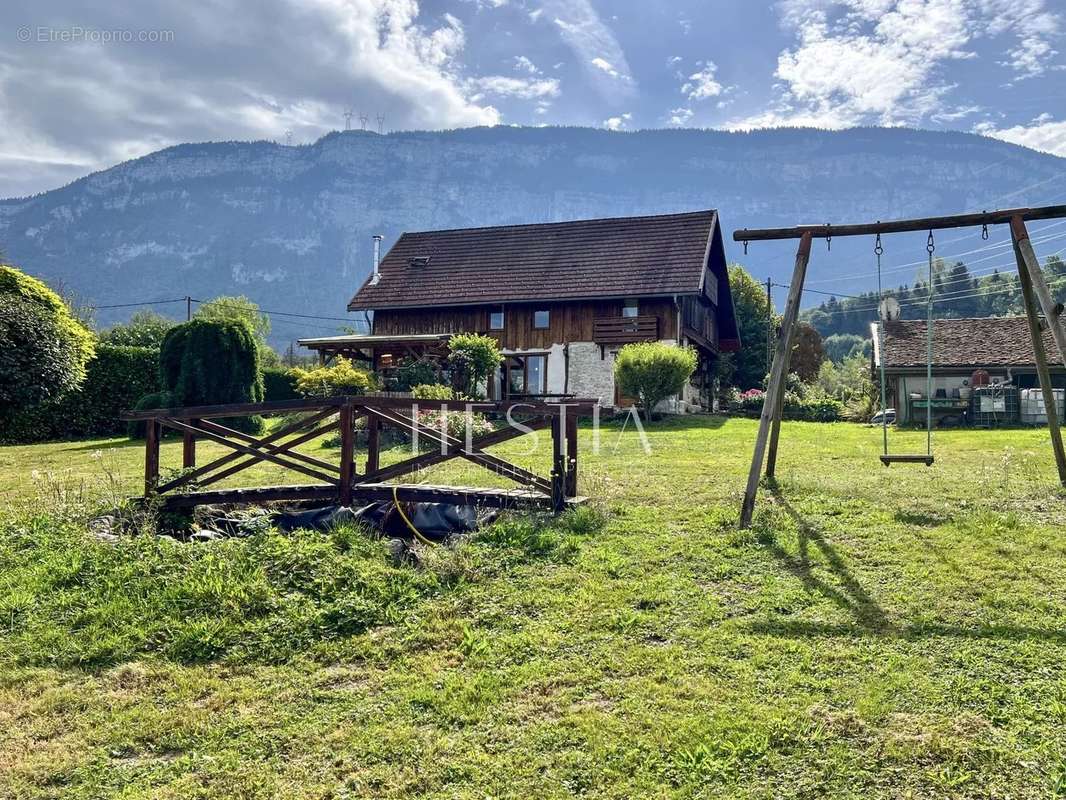 Maison à LEPIN-LE-LAC