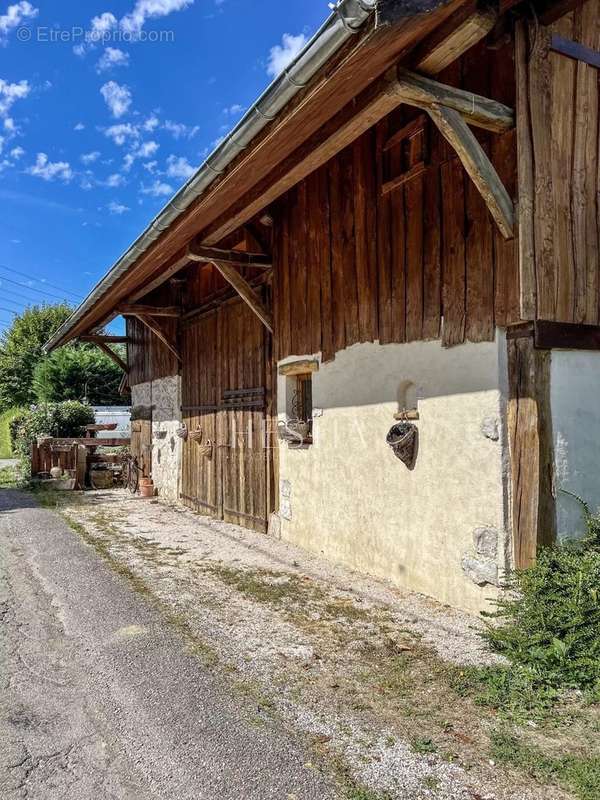 Maison à LEPIN-LE-LAC