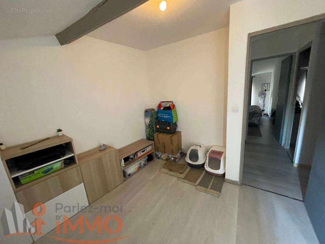 Appartement à SURY-LE-COMTAL