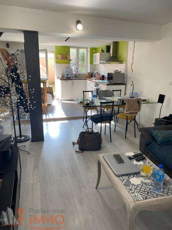 Appartement à SURY-LE-COMTAL