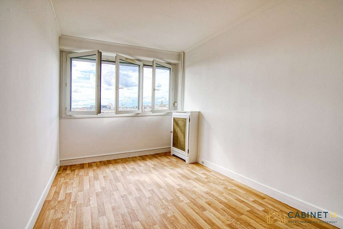 Chambre 1  - Appartement à MONTROUGE