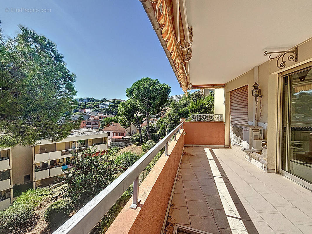 Appartement à ROQUEBRUNE-CAP-MARTIN