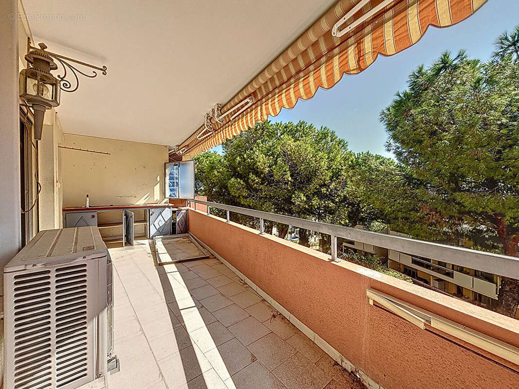 Appartement à ROQUEBRUNE-CAP-MARTIN