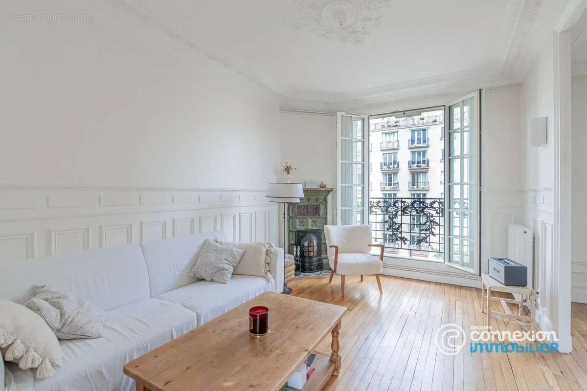 Appartement à PARIS-16E