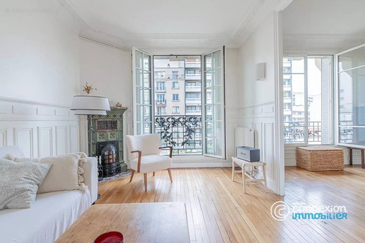 Appartement à PARIS-16E