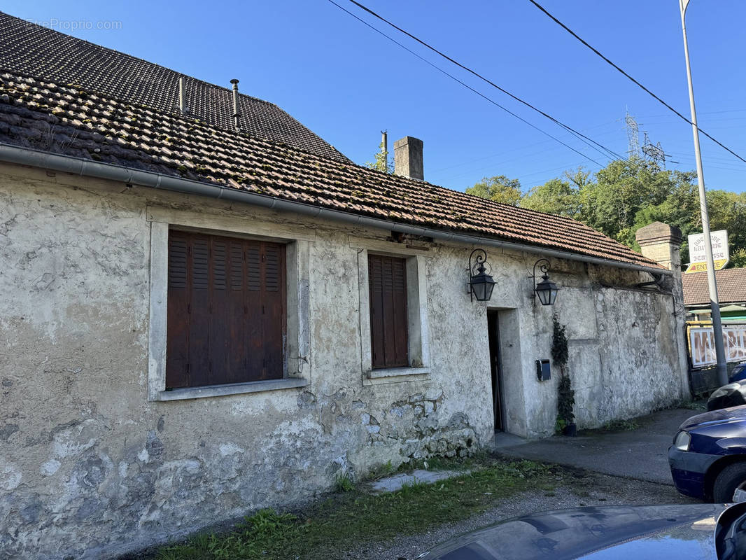 Commerce à BONNIERES-SUR-SEINE