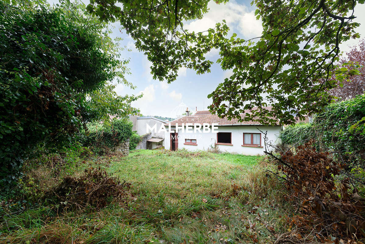 Appartement à DOMMARTEMONT