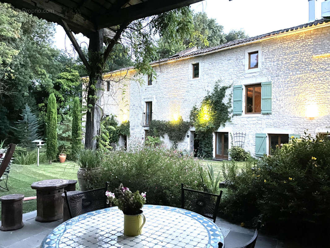 OVERVIEW - Maison à CHEF-BOUTONNE