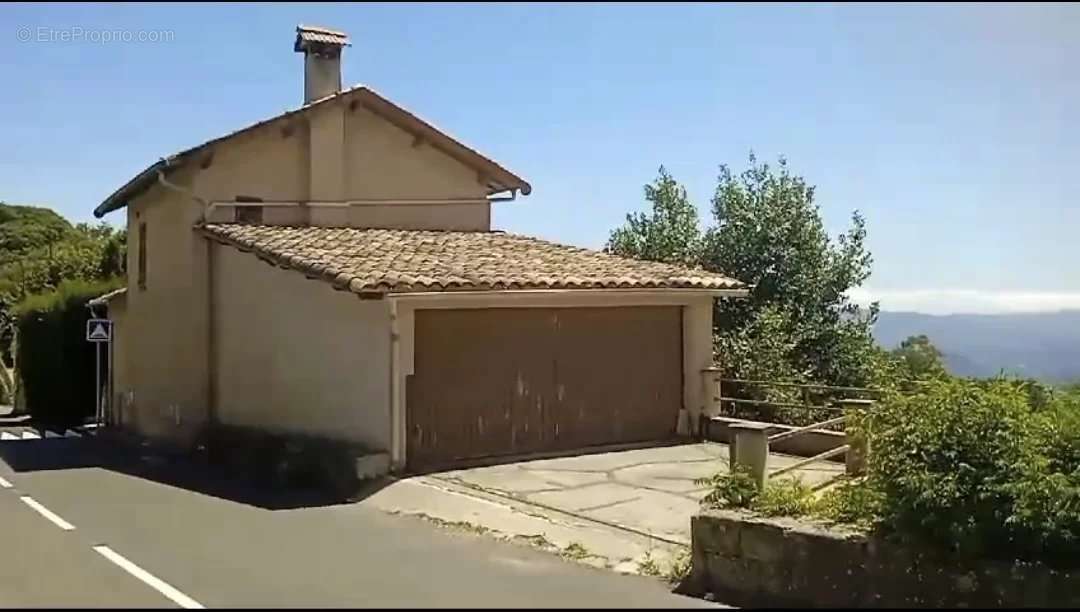 Maison à BERRE-LES-ALPES