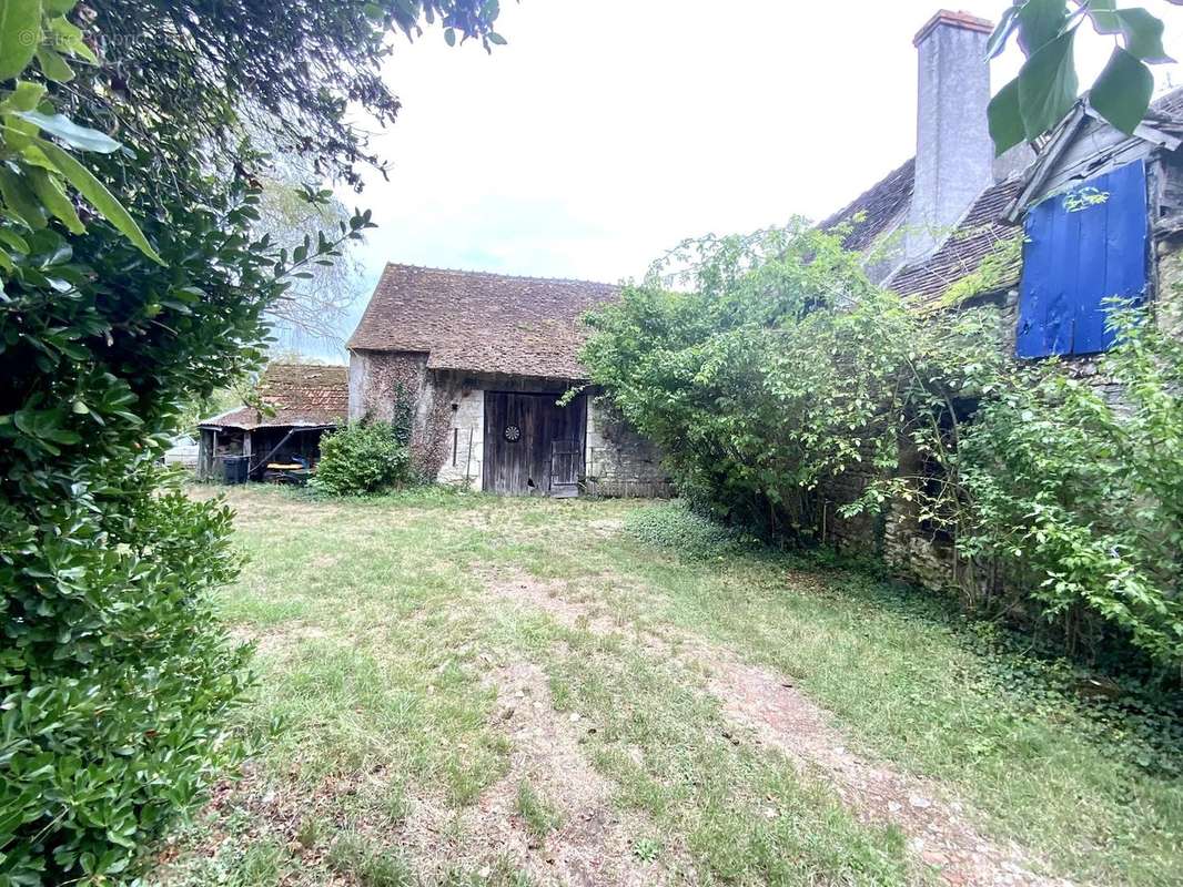 Maison à POULIGNY-SAINT-PIERRE