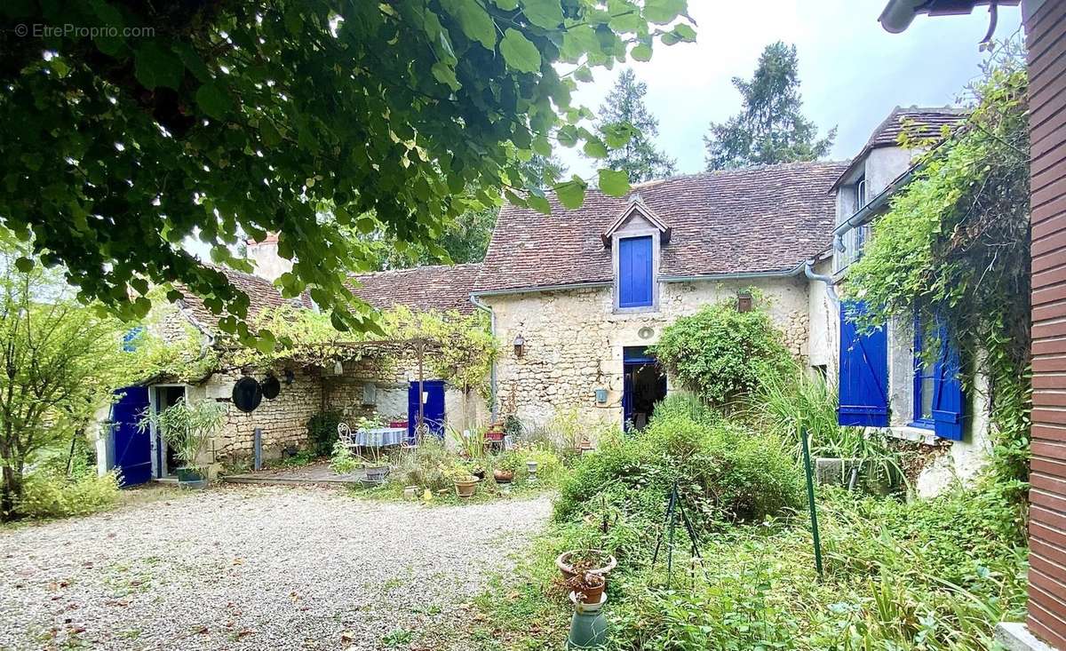 Maison à POULIGNY-SAINT-PIERRE