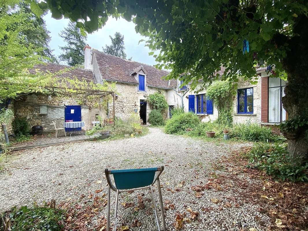 Maison à POULIGNY-SAINT-PIERRE