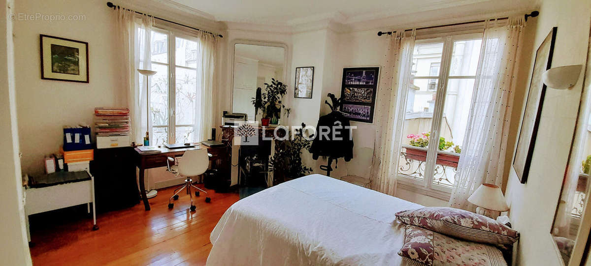 Appartement à PARIS-14E