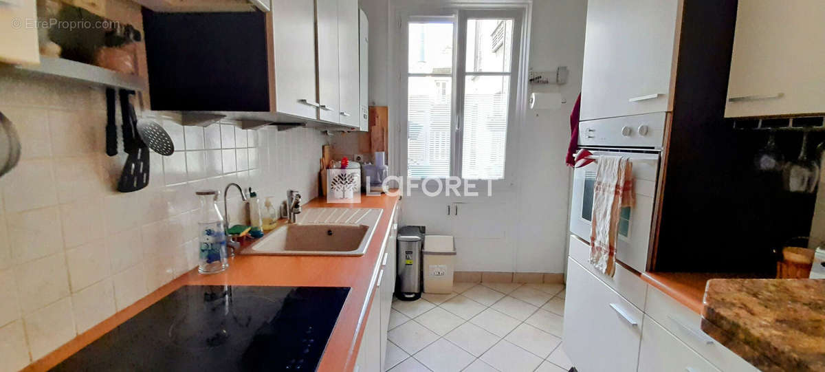 Appartement à PARIS-14E