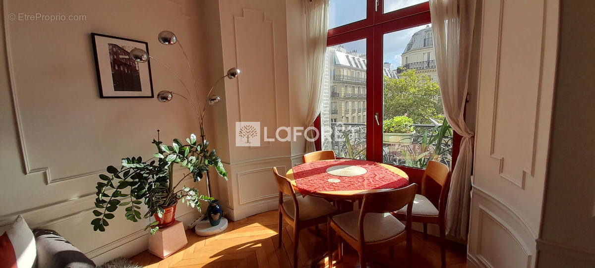 Appartement à PARIS-14E