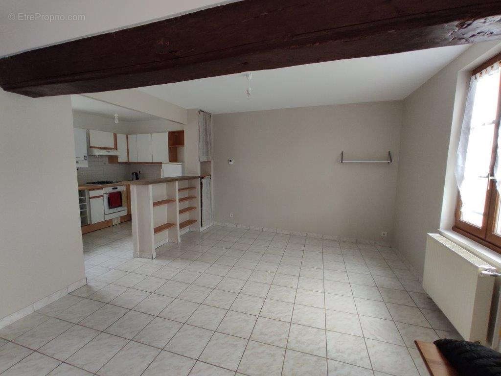 Appartement à EPERNON