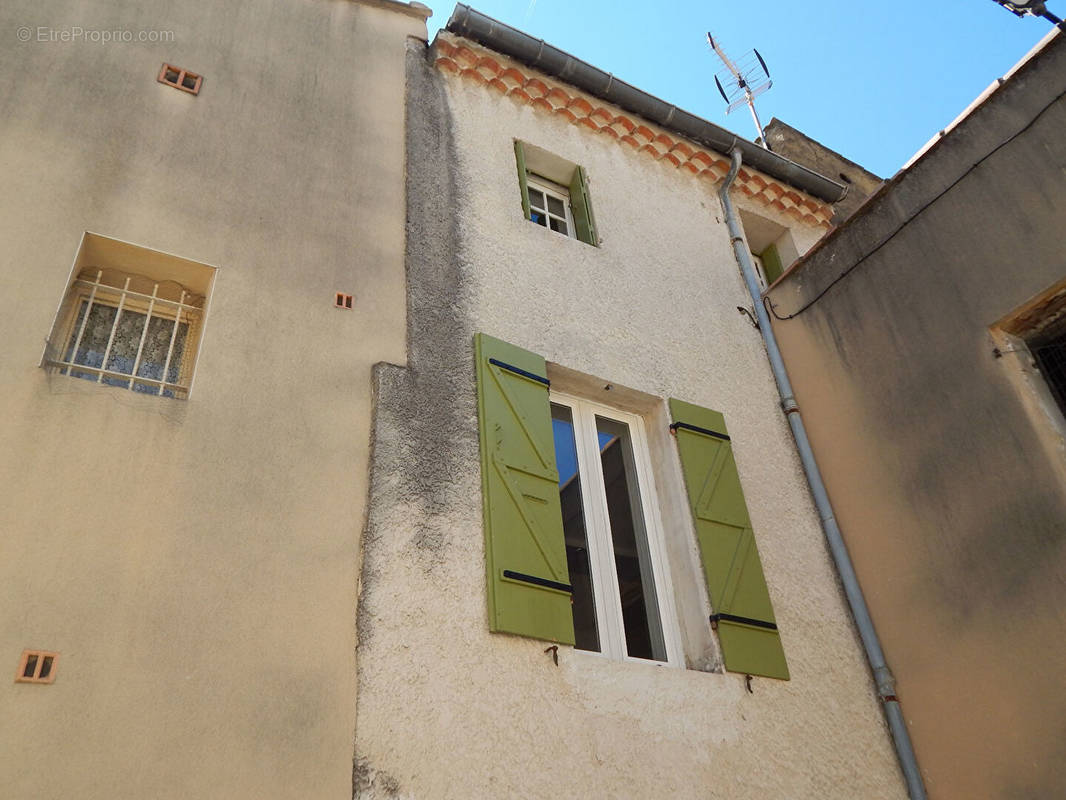 Maison à SAINT-SATURNIN-LES-AVIGNON