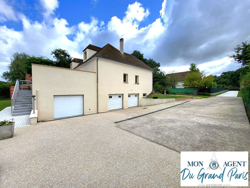 Maison à FONTENAY-LES-BRIIS