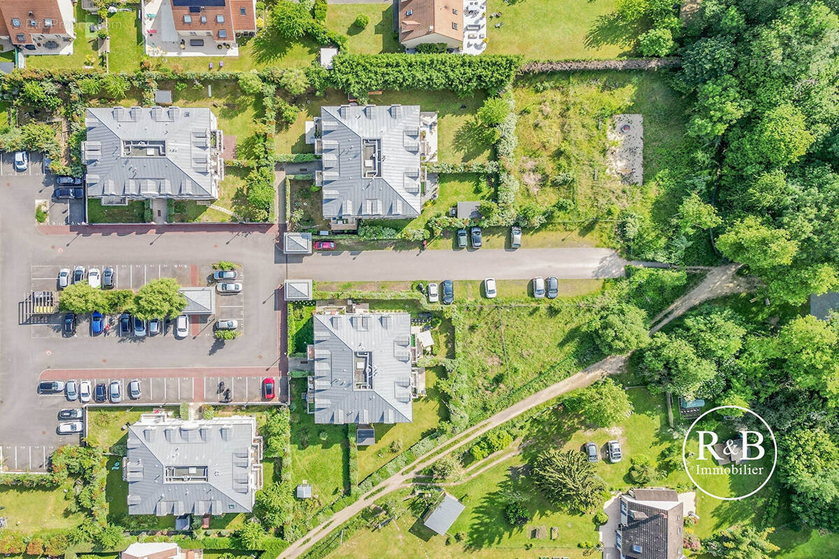 Appartement à LES CLAYES-SOUS-BOIS