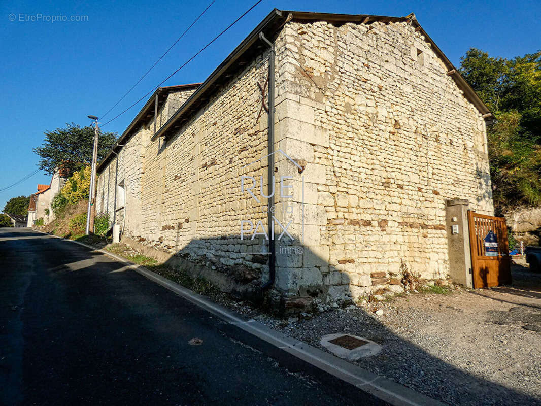 Maison à COLOMBIERS