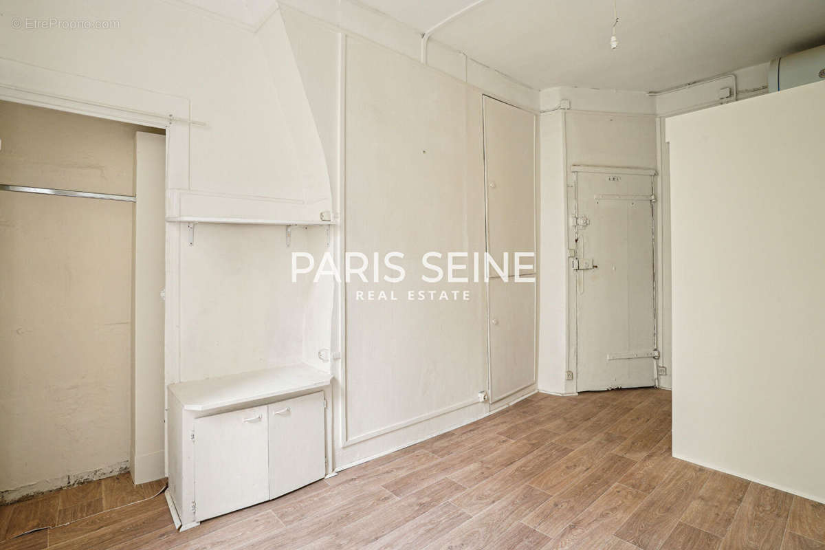 Appartement à PARIS-7E