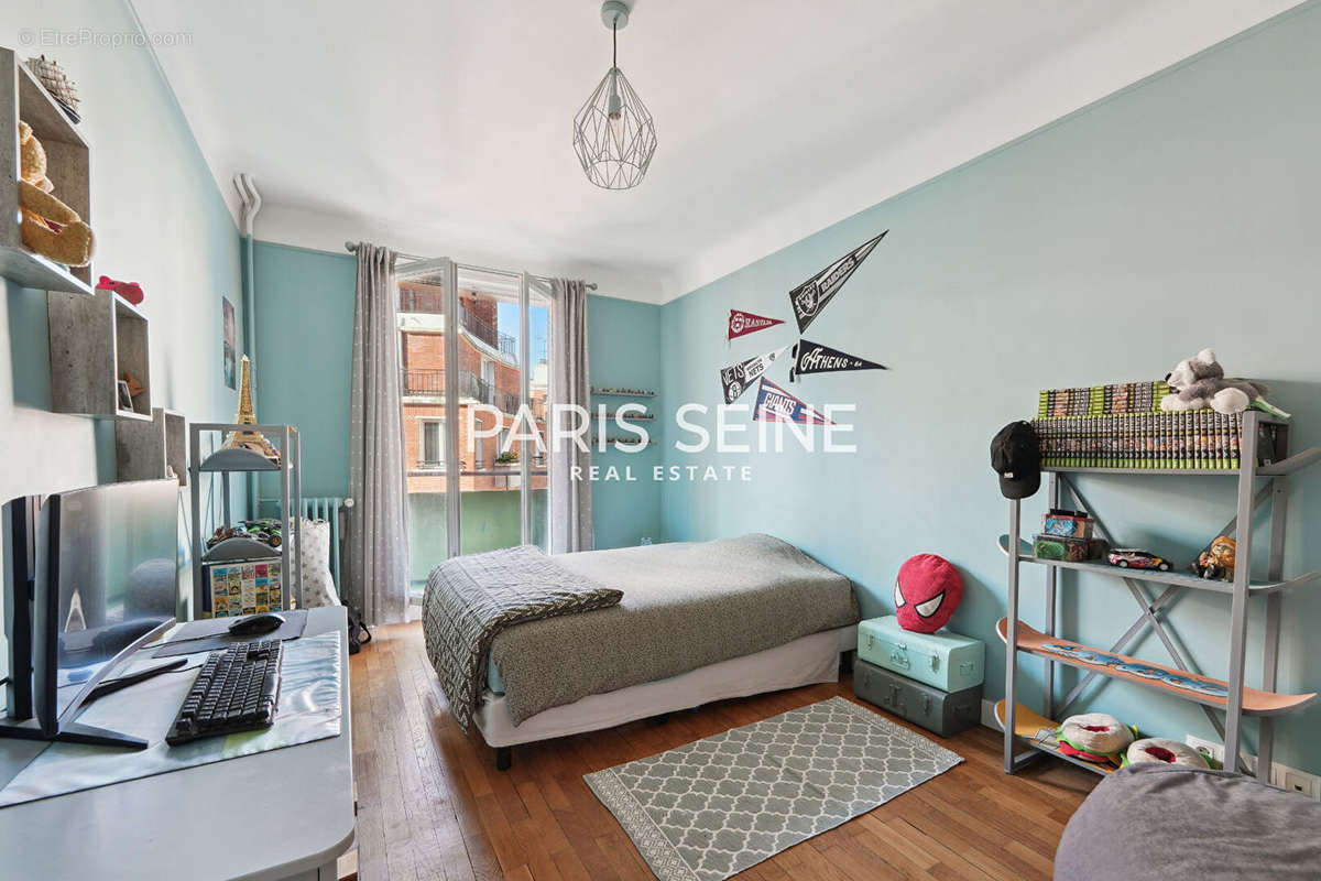 Appartement à PARIS-15E