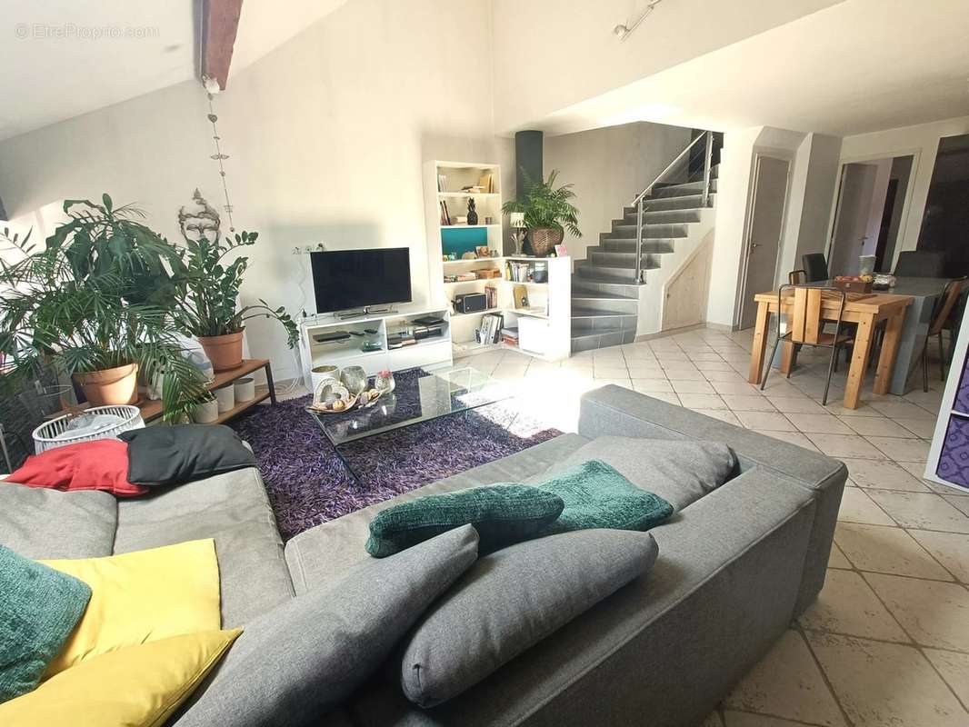 Appartement à VETRAZ-MONTHOUX