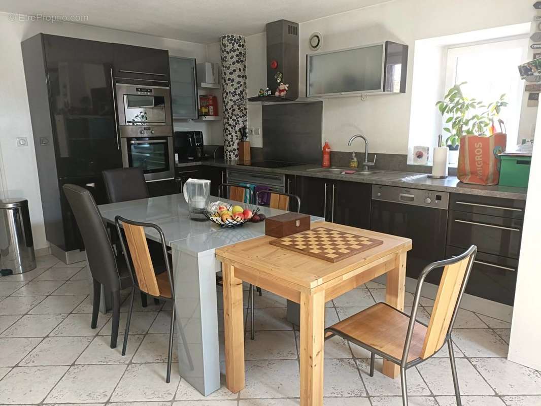 Appartement à VETRAZ-MONTHOUX