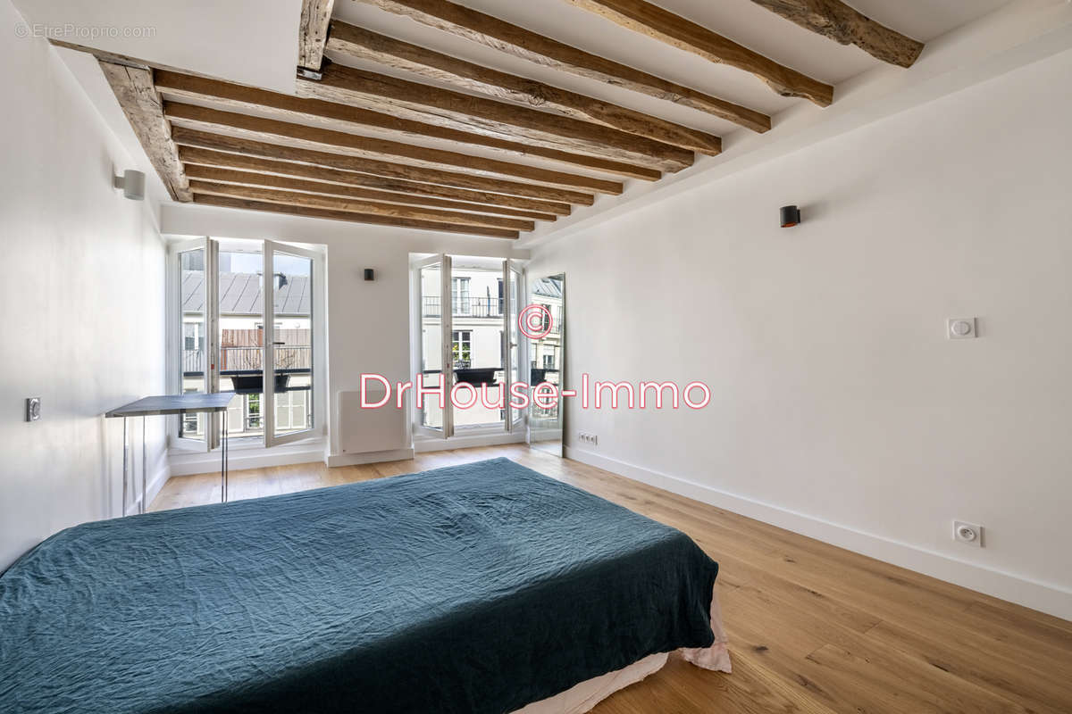 Appartement à PARIS-10E